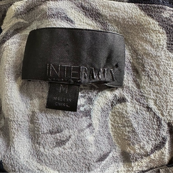 Intermix Charlotte Pleated Floral Boxy Silk Blouse In Navy Size M - Picture 3 of 12